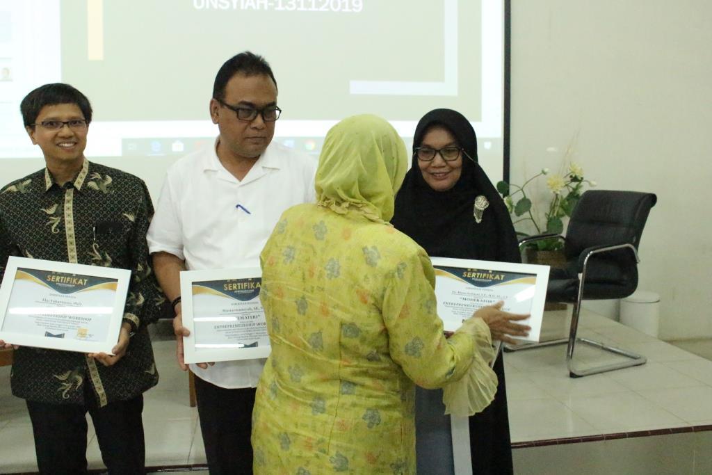 Dr. Permana Honneyta Lubis, SE., MM